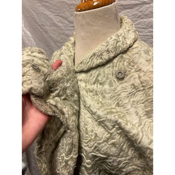 Robin Starr Chicago Cropped Jacket with a Gorgeous ButtonUp Cloth Flower - Picture 5 of 9